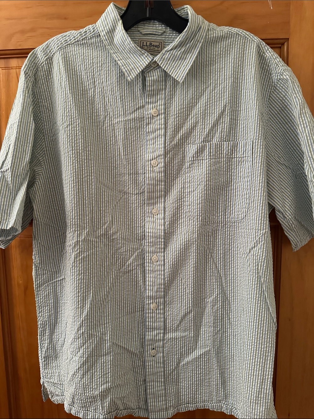 L.L. Bean Men's Short-Sleeve Seersucker Button-Down in Blue Green and White
